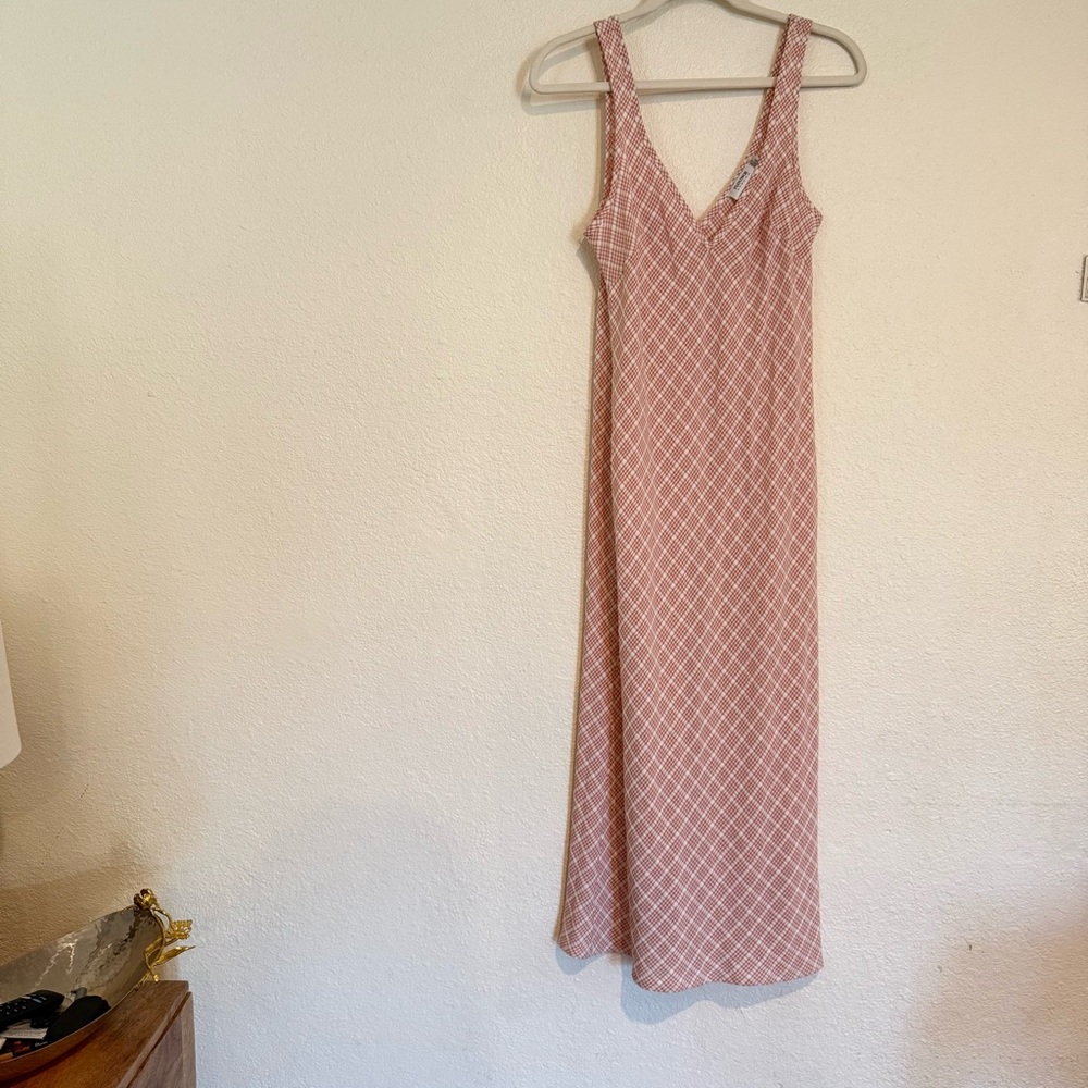 Women's Pink Patterned Midi Dress - Sleeveless V-Neck